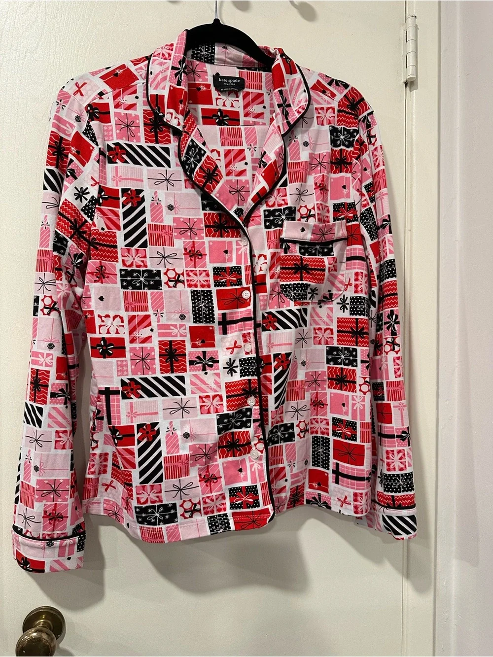 kate spade Pink, Red & Black Gift Box Print Long Sleeve Pajama Set. Size M